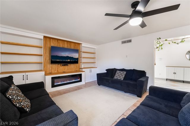 3483 Victory Avenue, Las Vegas, NV 89121