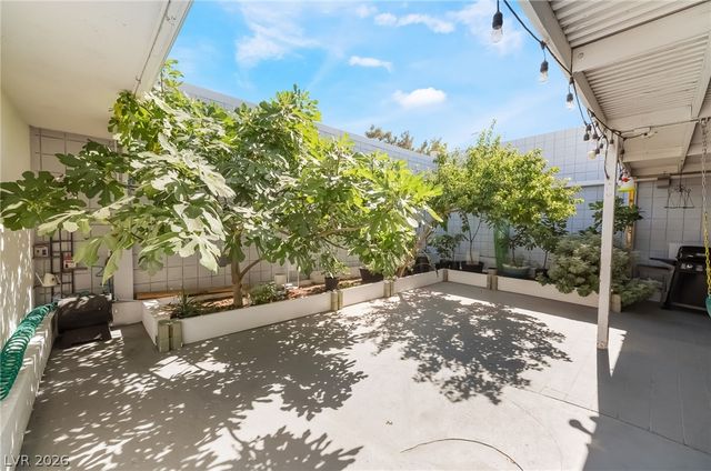 3483 Victory Avenue, Las Vegas, NV 89121