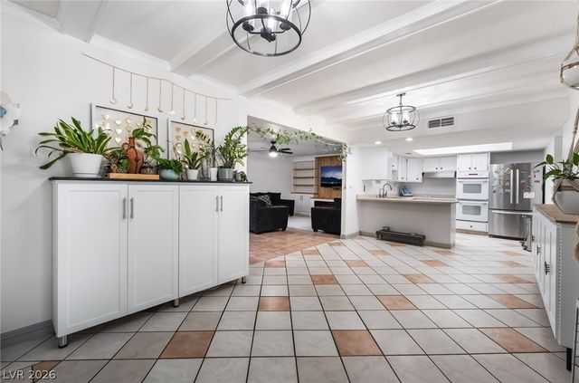 3483 Victory Avenue, Las Vegas, NV 89121