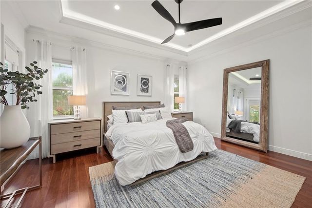 27153 Barefoot LN, Bonita Springs, FL 34135