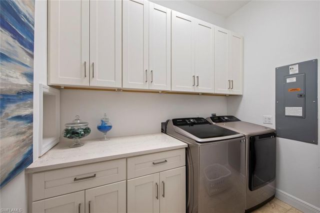 27153 Barefoot LN, Bonita Springs, FL 34135