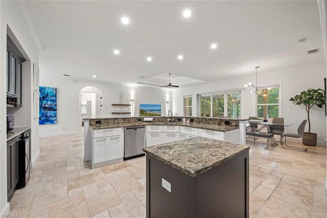 27153 Barefoot LN, Bonita Springs, FL 34135