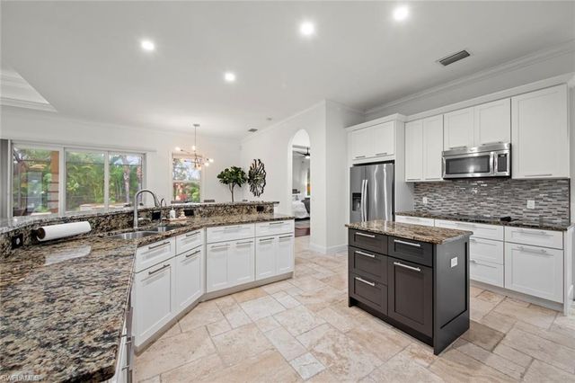 27153 Barefoot LN, Bonita Springs, FL 34135