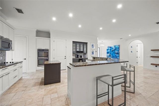 27153 Barefoot LN, Bonita Springs, FL 34135