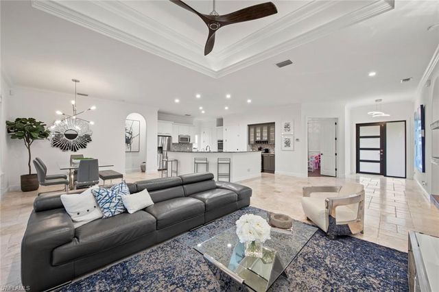 27153 Barefoot LN, Bonita Springs, FL 34135