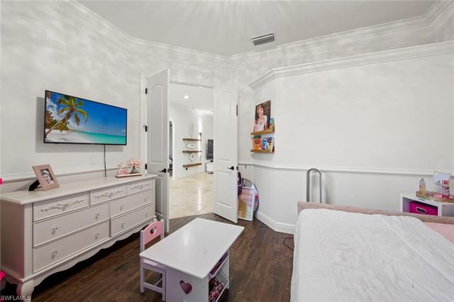 27153 Barefoot LN, Bonita Springs, FL 34135