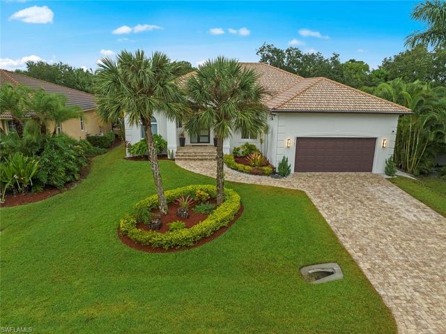 27153 Barefoot LN, Bonita Springs, FL 34135