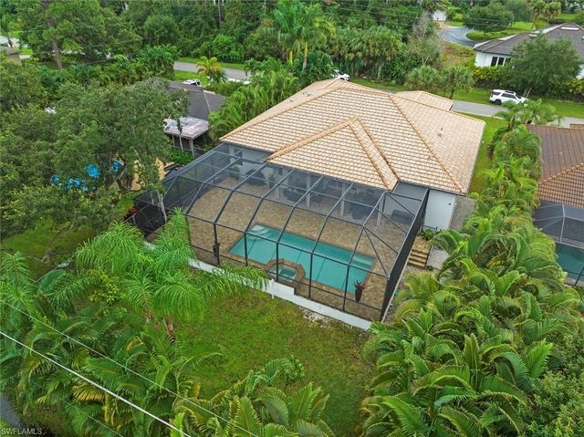 27153 Barefoot LN, Bonita Springs, FL 34135