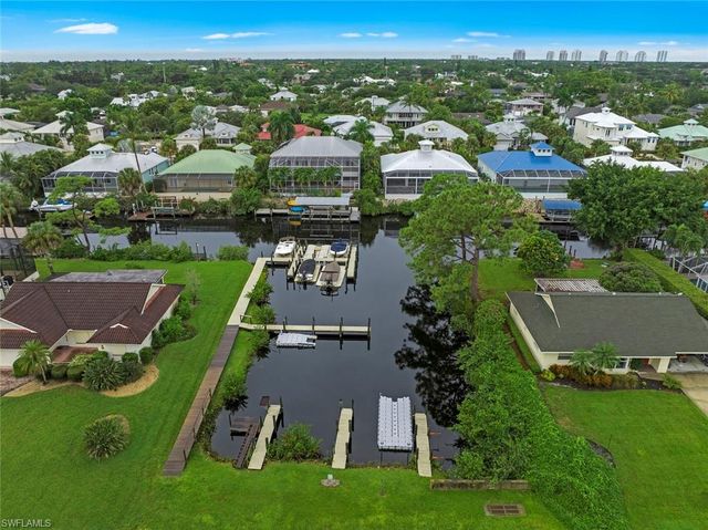 27153 Barefoot LN, Bonita Springs, FL 34135