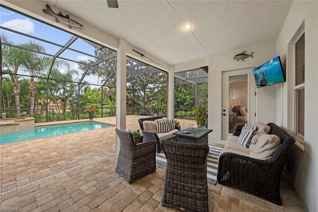 27153 Barefoot LN, Bonita Springs, FL 34135