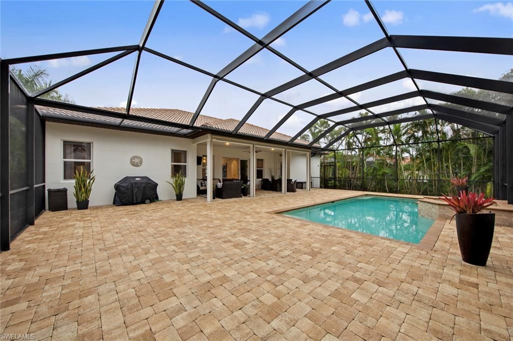 27153 Barefoot LN, Bonita Springs, FL 34135