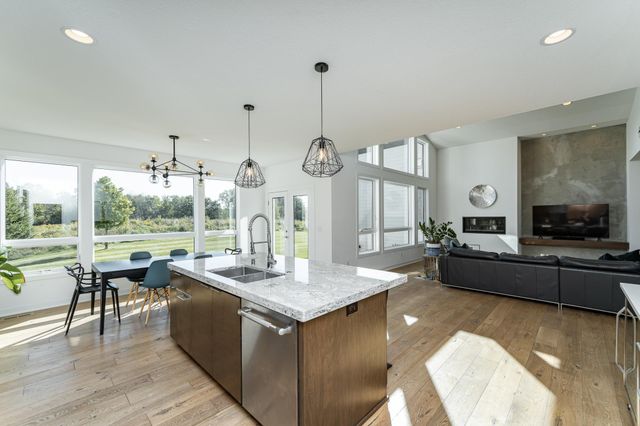 4080 Ironton Lane SW, Rochester, MN 55902