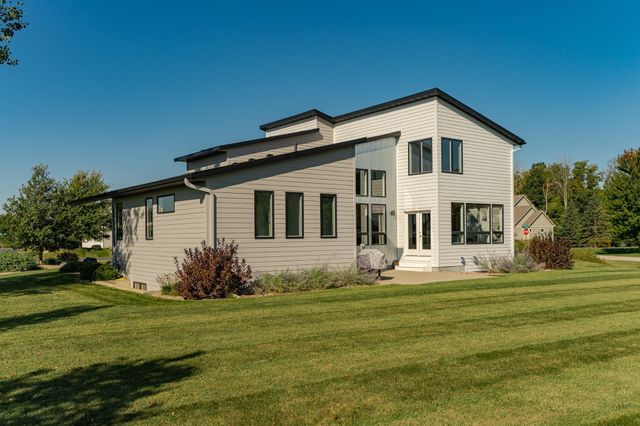 4080 Ironton Lane SW, Rochester, MN 55902