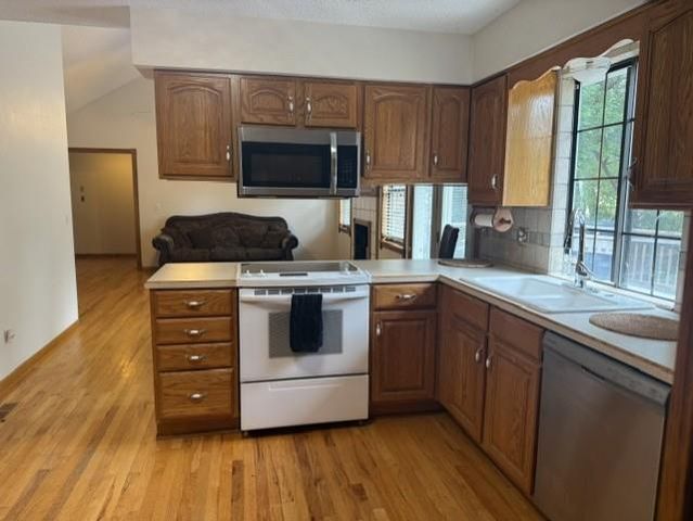328 NE Greystone Drive, Lee's Summit, MO 64063