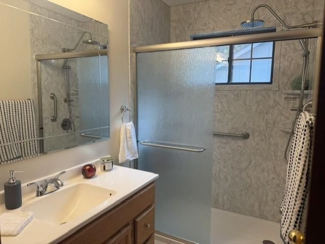 328 NE Greystone Drive, Lee's Summit, MO 64063