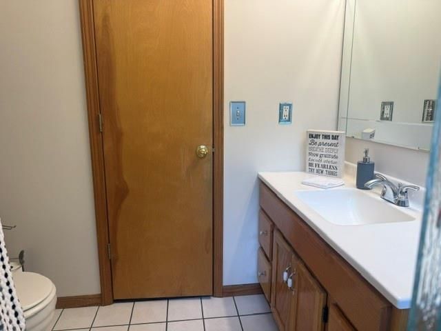 328 NE Greystone Drive, Lee's Summit, MO 64063