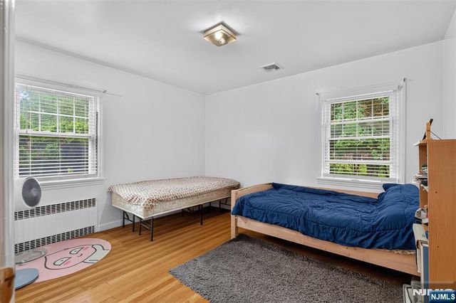 7 Glenwood Avenue, Leonia, NJ 07605