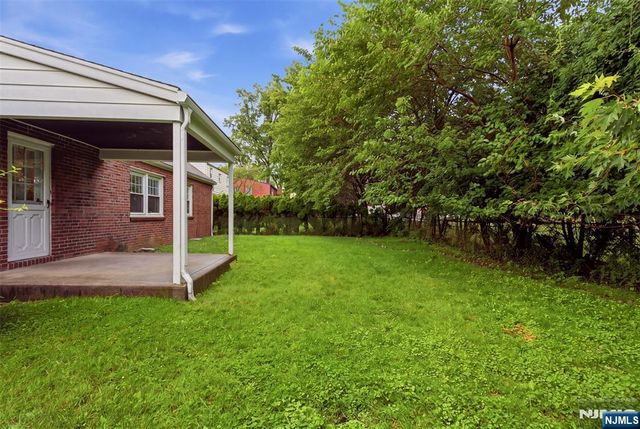 7 Glenwood Avenue, Leonia, NJ 07605