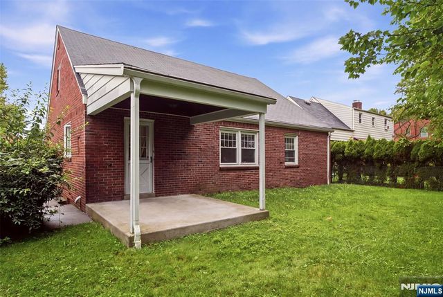 7 Glenwood Avenue, Leonia, NJ 07605