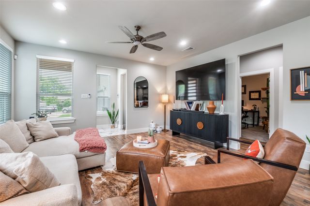 2123 Ramsey Avenue, Dallas, TX 75216