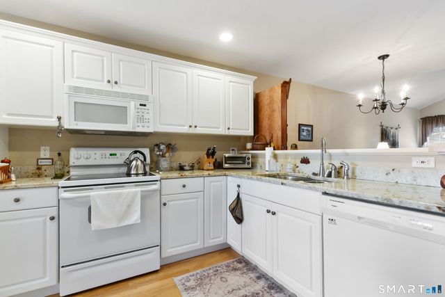 177 Julia Court 177, Newtown, CT 06482