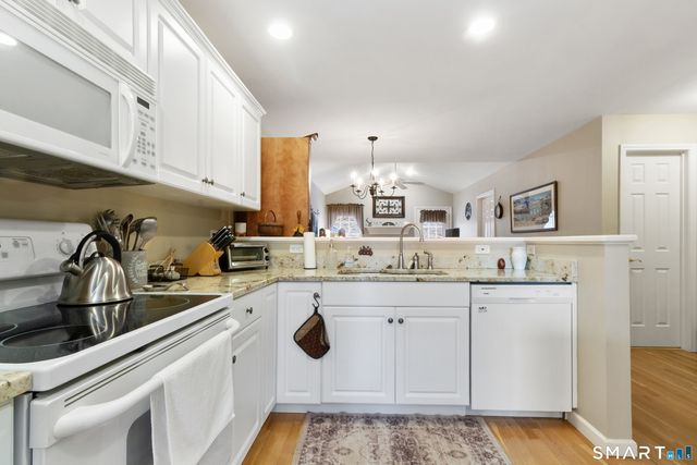 177 Julia Court 177, Newtown, CT 06482