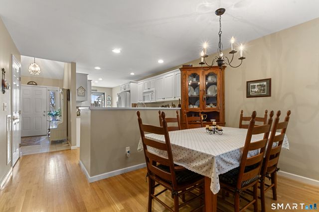 177 Julia Court 177, Newtown, CT 06482