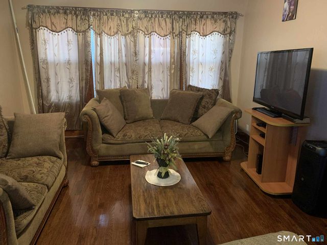 81 Chambers Street, Waterbury, CT 06708