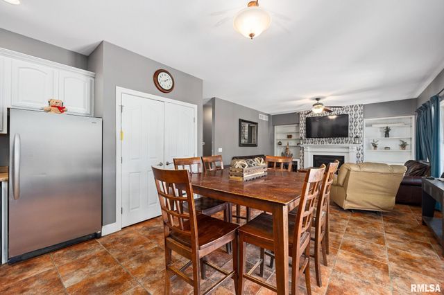 1817 AUTUMN Ridge, Washington, IL 61571