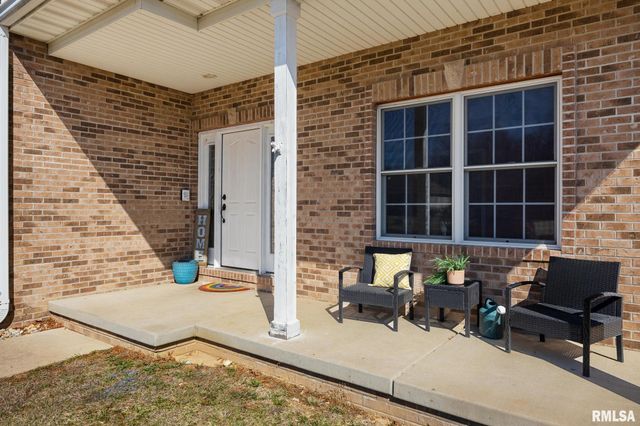 1817 AUTUMN Ridge, Washington, IL 61571