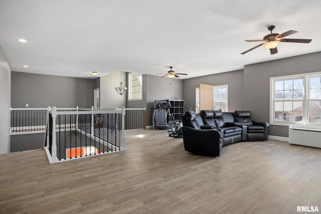 1817 AUTUMN Ridge, Washington, IL 61571