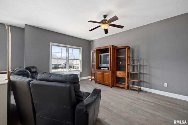 1817 AUTUMN Ridge, Washington, IL 61571