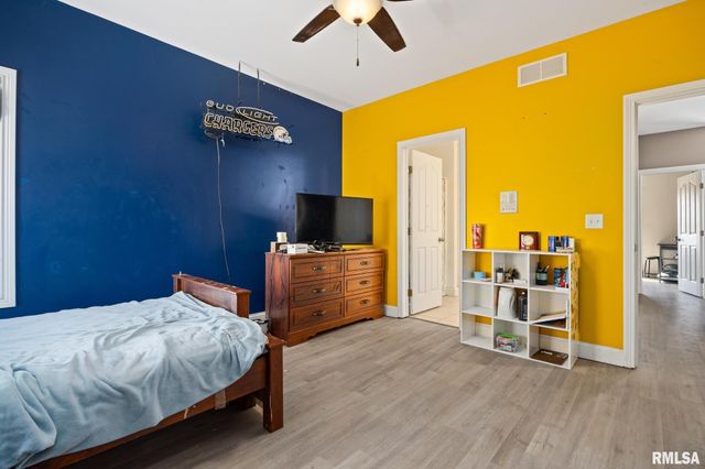 1817 AUTUMN Ridge, Washington, IL 61571