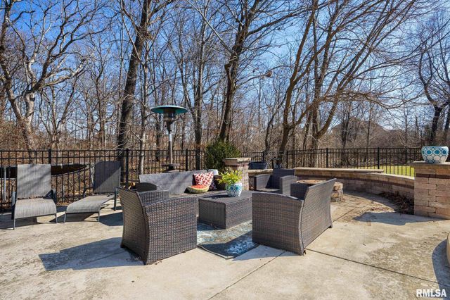 1817 AUTUMN Ridge, Washington, IL 61571