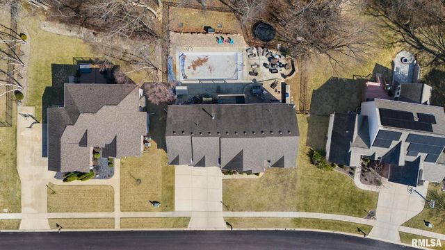 1817 AUTUMN Ridge, Washington, IL 61571