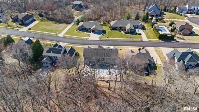1817 AUTUMN Ridge, Washington, IL 61571