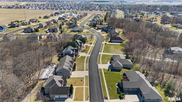 1817 AUTUMN Ridge, Washington, IL 61571