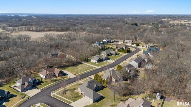 1817 AUTUMN Ridge, Washington, IL 61571