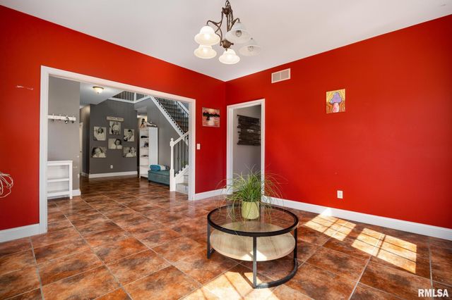 1817 AUTUMN Ridge, Washington, IL 61571