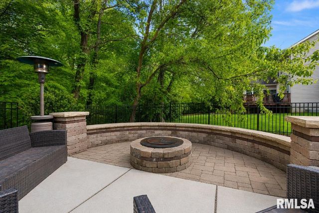 1817 AUTUMN Ridge, Washington, IL 61571