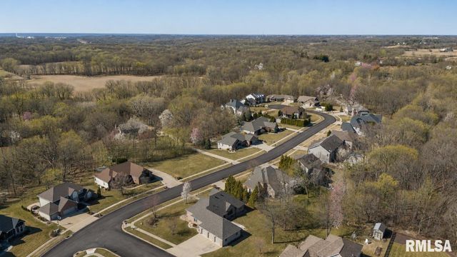 1817 AUTUMN Ridge, Washington, IL 61571