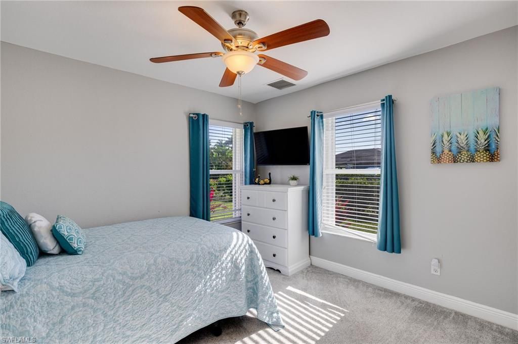 Image 12 of property listing at 201 SW 35th ST, Cape Coral, FL 33914