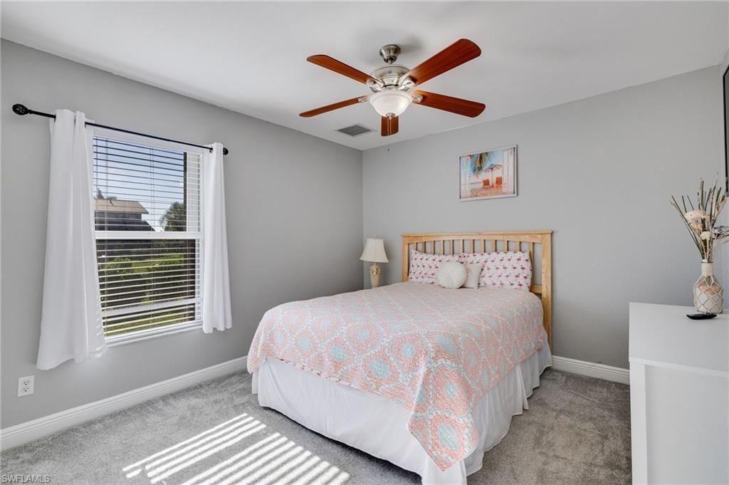 Image 14 of property listing at 201 SW 35th ST, Cape Coral, FL 33914