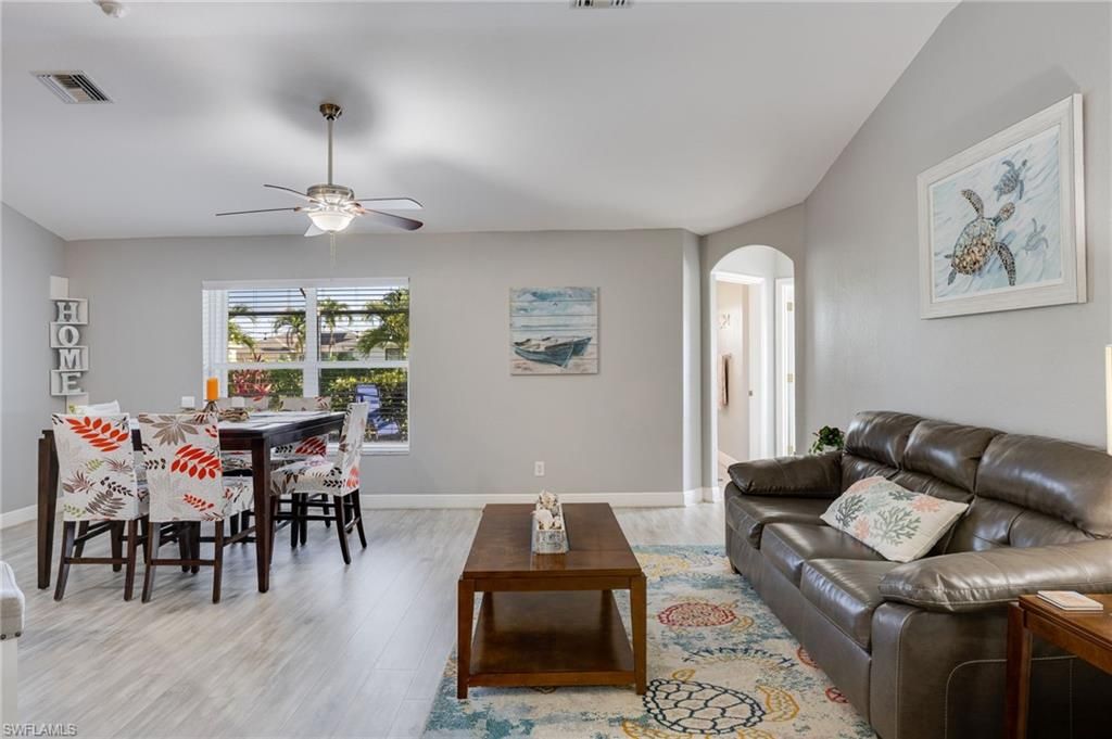 Image 8 of property listing at 201 SW 35th ST, Cape Coral, FL 33914