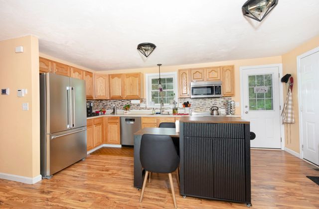 74 Whitetail Cir, Southbridge, MA 01550