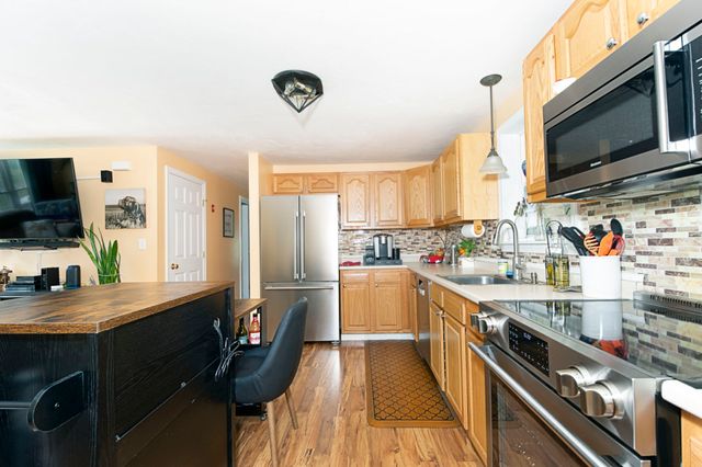 74 Whitetail Cir, Southbridge, MA 01550