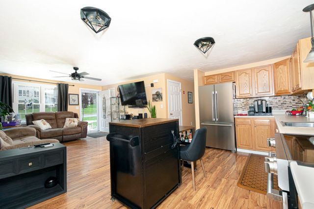 74 Whitetail Cir, Southbridge, MA 01550