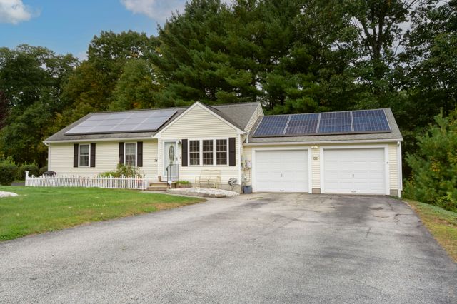 74 Whitetail Cir, Southbridge, MA 01550
