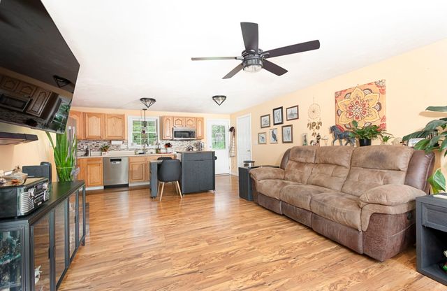 74 Whitetail Cir, Southbridge, MA 01550