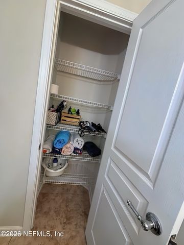 4242 STUDIO PARK Avenue, Jacksonville, FL 32216